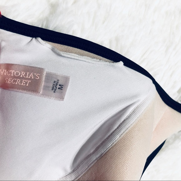 🎉HOST PICK🎉 Victoria’s Secret Bikini Top - Picture 4 of 5